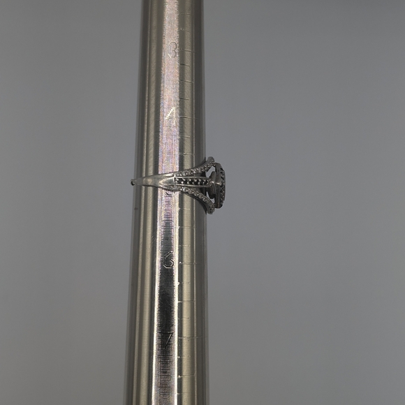 Size 5 Silver Ring - Broken - Picture 4 of 7